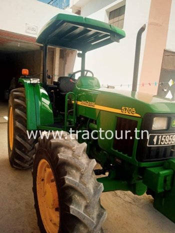 À vendre Tracteur John Deere 5705 (2012) complet