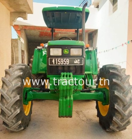 À vendre Tracteur John Deere 5705 (2012) complet