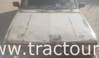 À vendre Camionnette 2 portes avec benne Isuzu KB 26 complet
