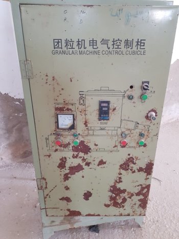 À vendre Broyeur à lames pour plastique complet