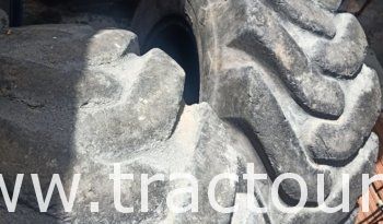 À vendre Godet Tractopelle et roue complet