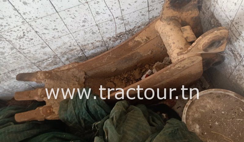 À vendre Godet Tractopelle et roue complet