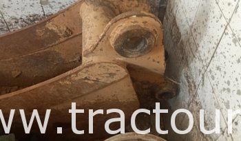 À vendre Godet Tractopelle et roue complet