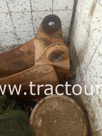 À vendre Godet Tractopelle et roue complet