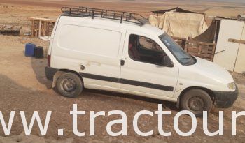 À vendre Utilitaire fourgon Peugeot Partner complet