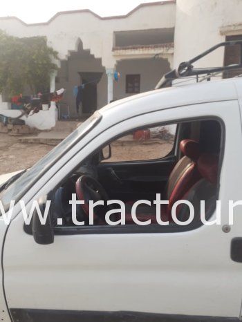 À vendre Utilitaire fourgon Peugeot Partner complet