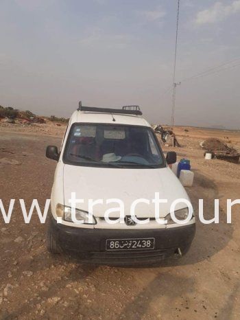 À vendre Utilitaire fourgon Peugeot Partner complet