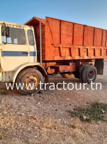 À vendre Camion benne Renault ME 160 complet