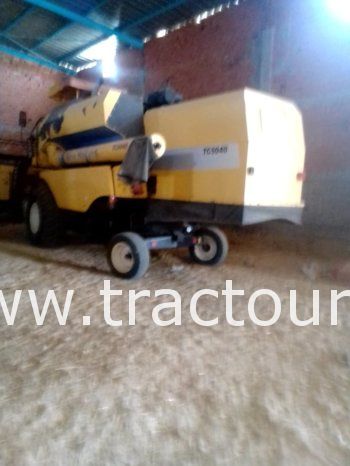 À vendre Moissonneuse batteuse New Holland complet