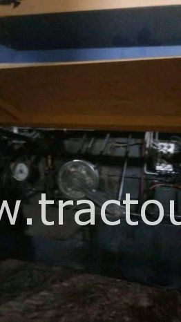 À vendre Moissonneuse batteuse New Holland complet