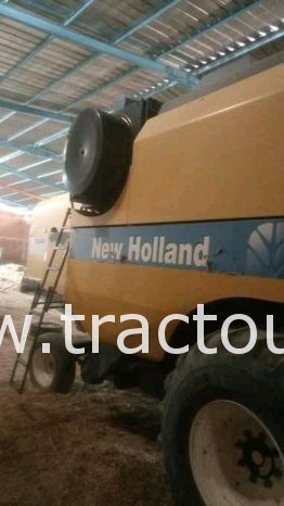À vendre Moissonneuse batteuse New Holland complet