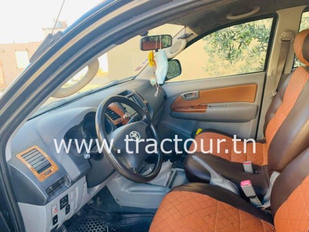 À vendre Camionnette 4 portes avec benne Toyota Hilux complet