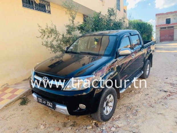 À vendre Camionnette 4 portes avec benne Toyota Hilux complet