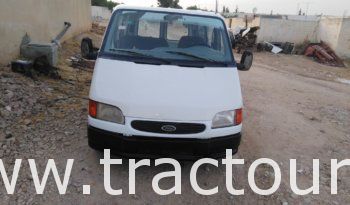 À vendre Utilitaire fourgon Ford Transit – 3 places complet