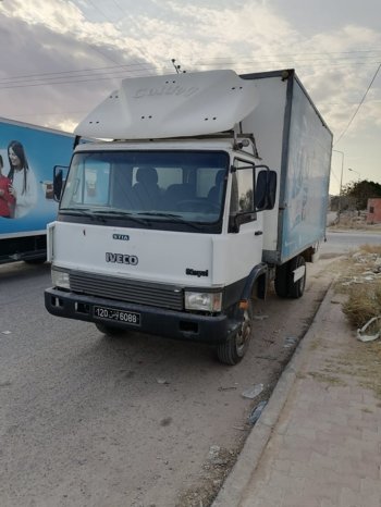 À vendre Camion fourgon frigorifique Iveco Zeta 65.9 (2005) complet