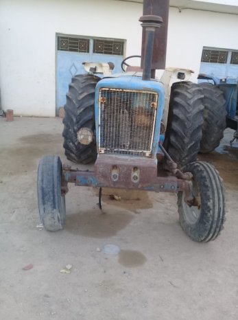 À vendre Tracteur Ford 6600 avec carte grise  (1977) complet