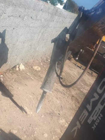 À vendre Brise-roche hydraulique pour tracopelle complet