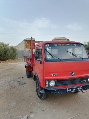 À vendre Camion benne OM 40 (1983) complet