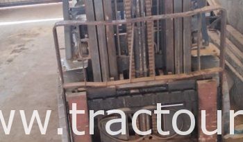 À vendre Chariot élévateur diesel 3 tonnes Nissan avec carte grise (2008) complet