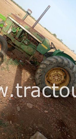À vendre Tracteur John Deere 2040 sans carte grise complet