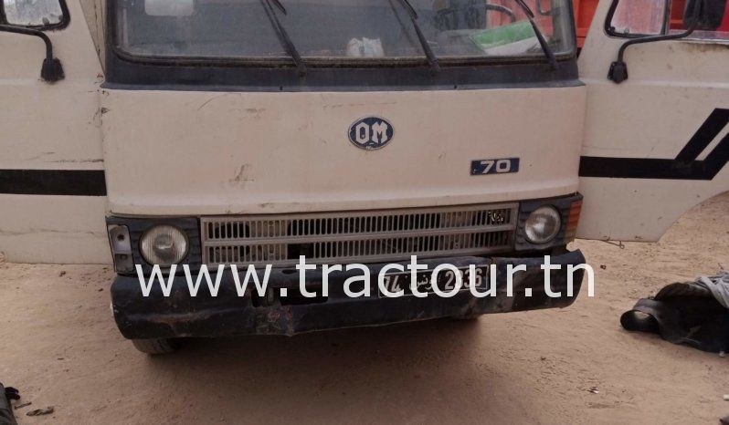 À vendre Camion plateau sans ridelles OM 70 complet