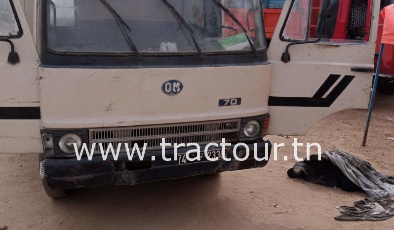 À vendre Camion plateau sans ridelles OM 70 complet