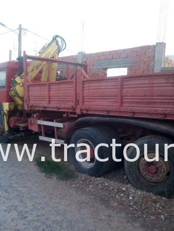 À vendre Camion plateau avec ridelles Iveco 190-35 avec grue complet