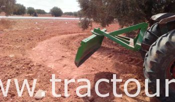 À vendre Lame niveleuse à l’arrière du tracteur – largeur 1.6 mètre complet