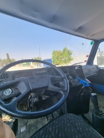 À vendre camion benne TP Scania 113H 310 (1993) complet