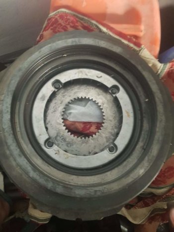 À vendre semi arbre disque de frein et réducteur Volvo L120C complet
