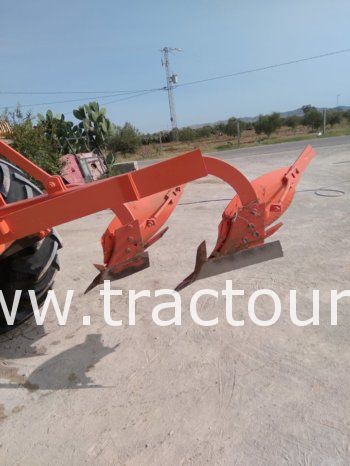 À vendre Charrue à 2 socs MIG-Huard complet