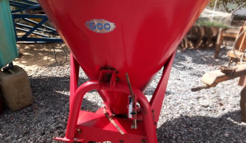 À vendre Épandeur d’engrais mono disque complet