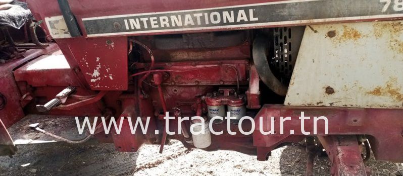 À vendre Tracteur International 784 complet