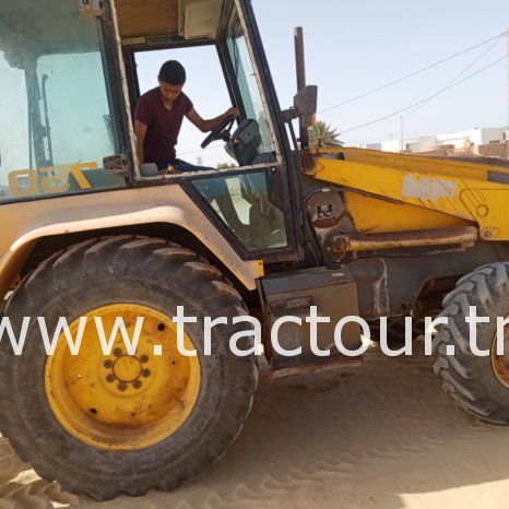 À vendre Tractopelle Massey Ferguson MF 750 complet