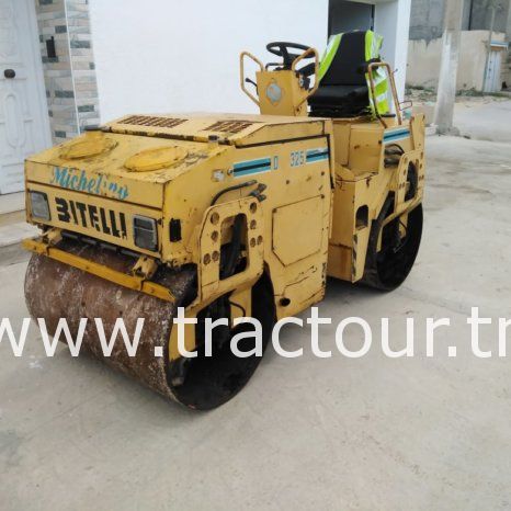 À vendre Mini cylindre Bitelli DTV325 2600kg (2010) complet
