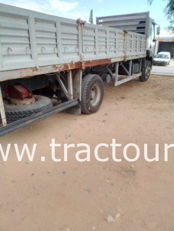 À vendre Camion plateau avec ridelles Renault Kerax 260 complet