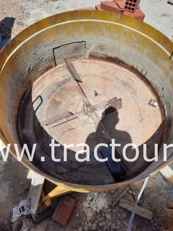 À vendre Machine pour fabriquer des briques en ciment complet