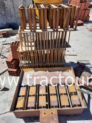 À vendre Machine pour fabriquer des briques en ciment complet