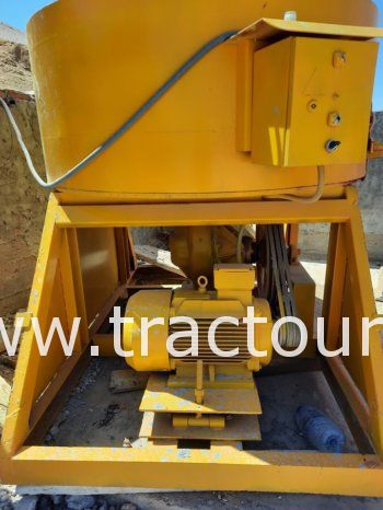 À vendre Machine pour fabriquer des briques en ciment complet