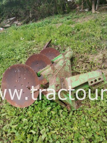 À vendre Charrue à 3 disques et cover-crop offset 11/22 Huard complet