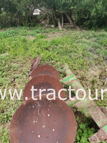 À vendre Charrue à 3 disques et cover-crop offset 11/22 Huard complet