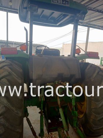 À vendre Tracteur John Deere 5705 complet