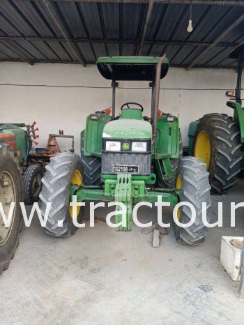 À vendre Tracteur John Deere 5705 complet