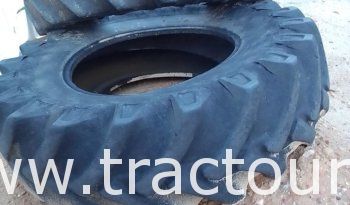 À vendre 2 Pneus de tracteur Starmaxx 18.4-30 complet
