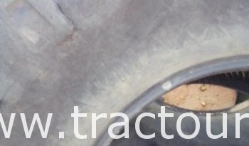 À vendre 2 Pneus de tracteur Starmaxx 18.4-30 complet