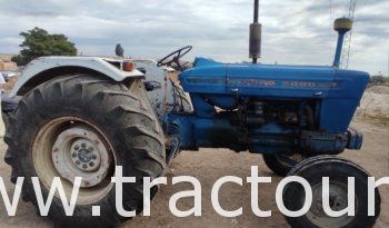 À vendre Tracteur Ford 5000 complet