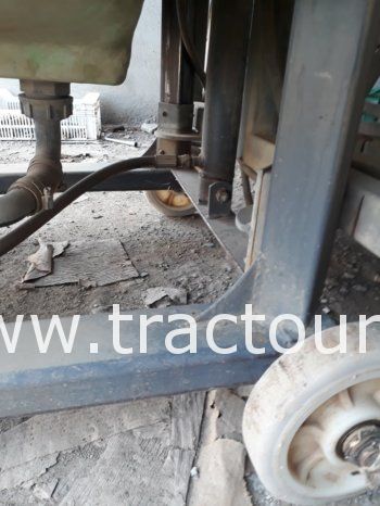À vendre Pulvérisateur porté 800 litres avec réglage hydraulique et rampe 12 mètres (2015) complet
