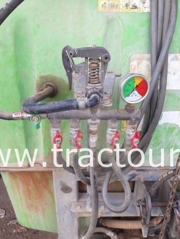 À vendre Pulvérisateur porté 800 litres avec réglage hydraulique et rampe 12 mètres (2015) complet