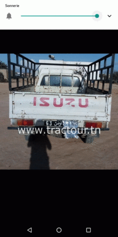 À vendre Camionnette 2 portes avec benne Isuzu KB 26 complet