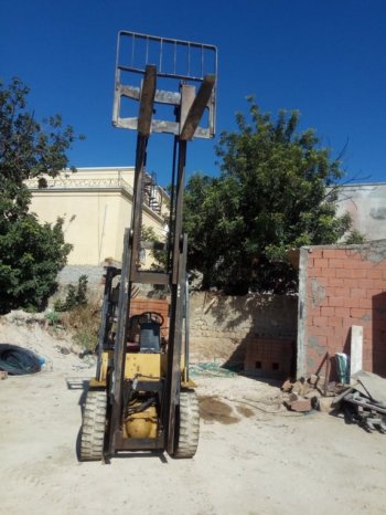 À vendre Chariot élévateur diesel Caterpillar DP30N sans carte grise complet